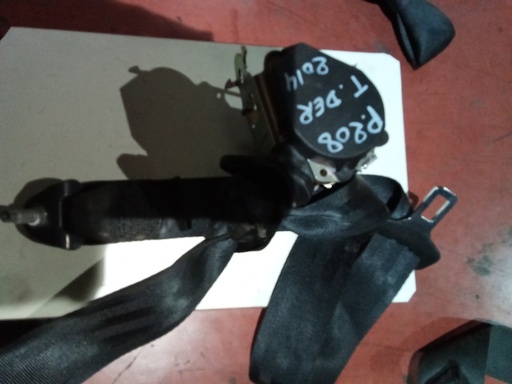 Cinturon trasero derecho peugeot 208 '14