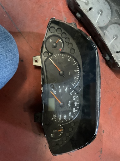 [98AP10841] Cuadro instrumentos ford focus 2000