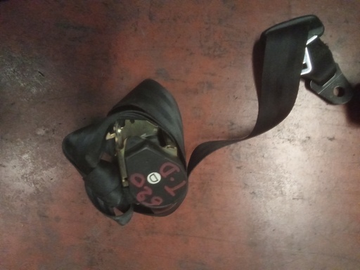 Cinturon trasero derecho peugeot 206 '03