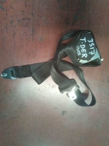 Cinturon trasero derecho peugeot 308 '07