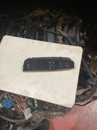 [B569] Botonera eleva lunas izquierda fiat stilo '03