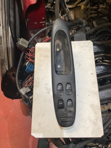 [Sin referencia] Botonera eleva lunas izquierda alfa romeo 156 ‘00