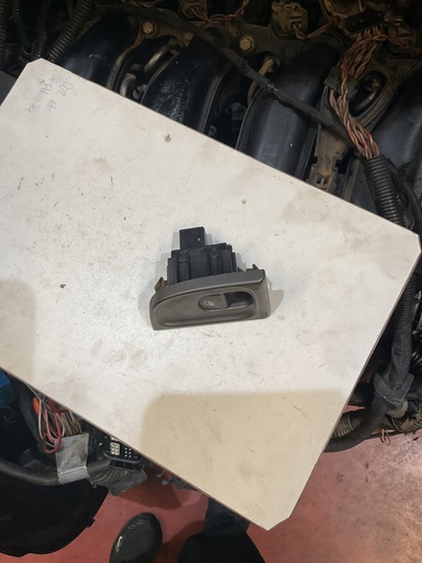 [Sin referencia] Botonera eleva lunas tras.derecha lancia thesis '05