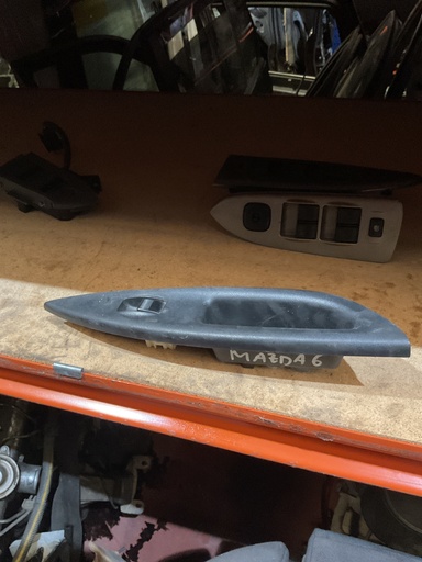 [Sin referencia] Botonera eleva lunas mazda 6 ‘04