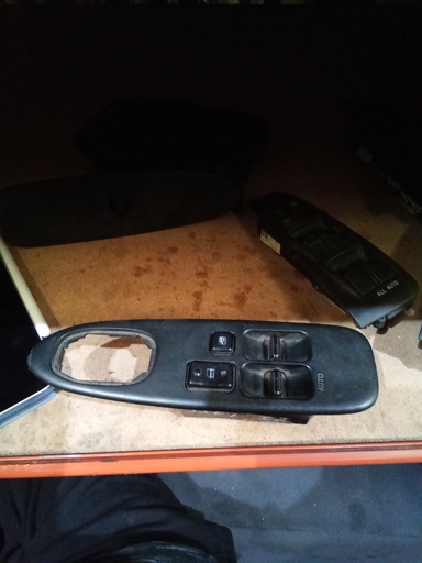 [Sin referencia] Botonera eleva lunas izquierda toyota celica '95