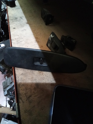 [Sin referencia] Botonera eleva lunas derecha toyota celica '95