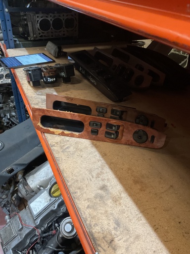 [620W06740] Botonera eleva lunas izquierda kia carnival ‘04