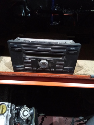 [6C1T18C815AJ] Radio ford fiesta '06