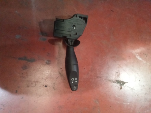 [Y01T17A563AC] Mando de limpiaparabrisas ford fiesta '04