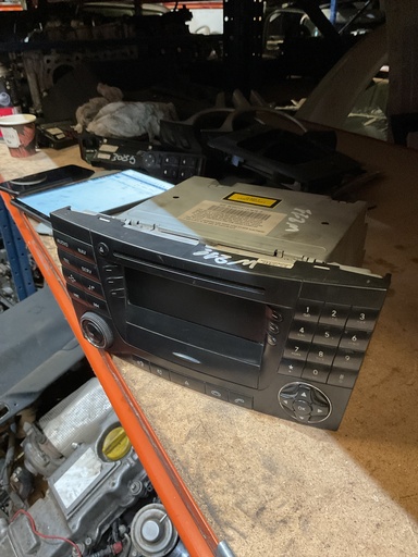 [A2118201079] Radio mercedes w211 ‘03