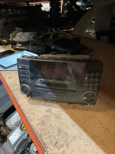 [A2098202689] Radio mercedes clk w209 ‘05