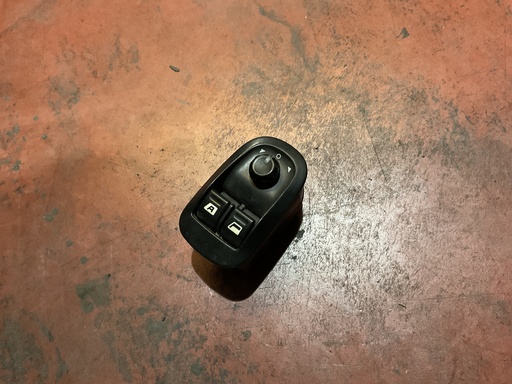 [11530] Botonera eleva lunas delantero izquierdo peugeot 206’04