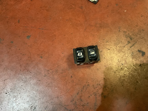 [Sin referencia] Botonera eleva lunas peugeot 406 ‘96