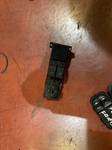 [Sin referencia] Botonera eleva lunas ford focus ii ‘05