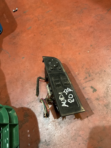 [Sin referencia] Botonera eleva lunas audi 80 ‘93