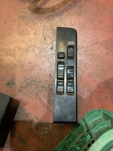 [TS36831] Botonera eleva lunas nissan terrano '94