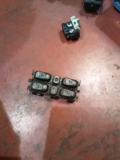 [1688202810] Botonera eleva lunas mercedes clase a w168 '00