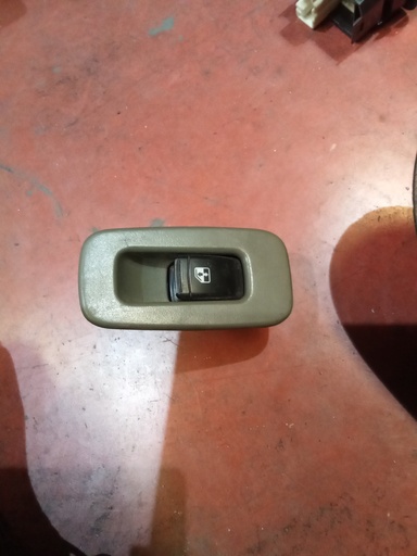 [Sin referencia] Botonera eleva lunas tras. chevrolet nubia '05