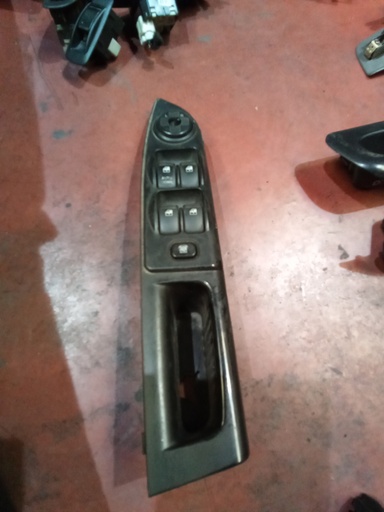 [Sin referencia] Botonera eleva lunas hyundai getz '05