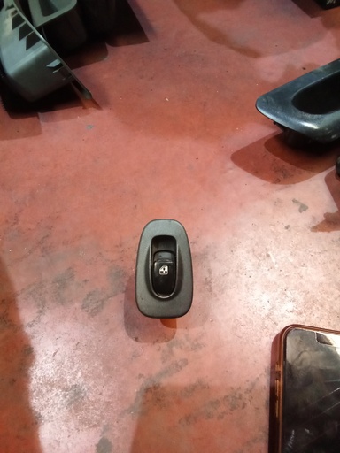 [Sin referencia] Botonera eleva lunas tras. hyundai acent '04