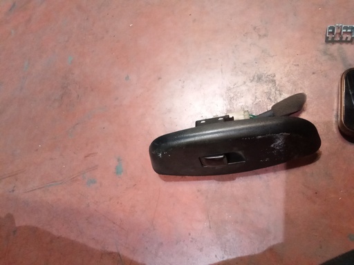 [Sin referencia] Botonera eleva lunas derecha daewoo kalos'05