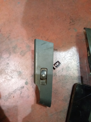 [Sin referencia] Botonera eleva lunas derecha chevrolet aveo'08