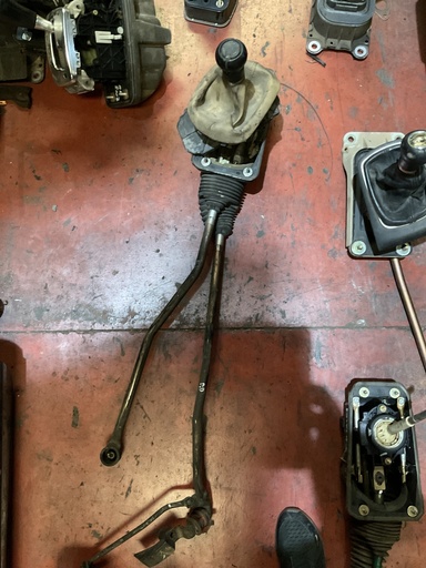 [4B0711025E] Palanca cambios 6 vel. volkswagen passat ‘03