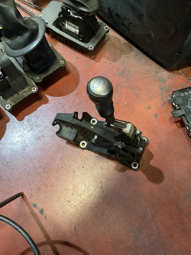 [Sin referencia] Palanca cambios 6vel. nissan Qashqai ‘10