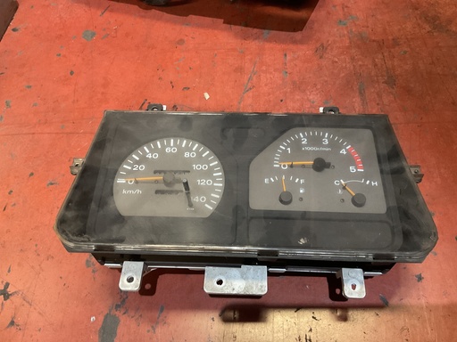 [Sin referencia] Cuadro instrumentos nissan cabstar ‘01