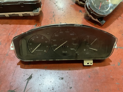 [Sin referencia] Cuadro instrumentos mazda demio ‘00