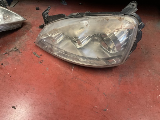 [Sin referencia] Faro izquierdo opel Corsa c año 2006