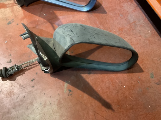 [0151683] Retrovisor derecho manual fiat brava ‘99