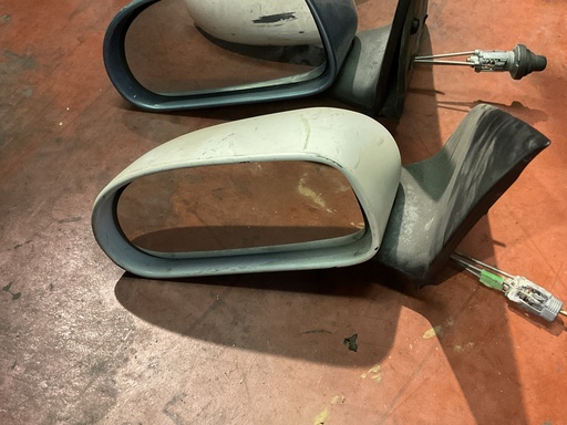 [0151682] Retrovisor izquierdo manual fiat brava ‘99