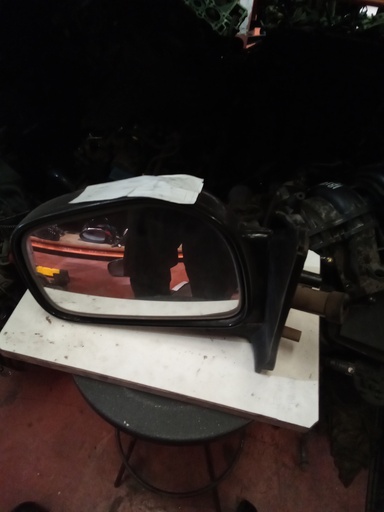 [0149635] Retrovisor derecho manual ssangyong korando '96