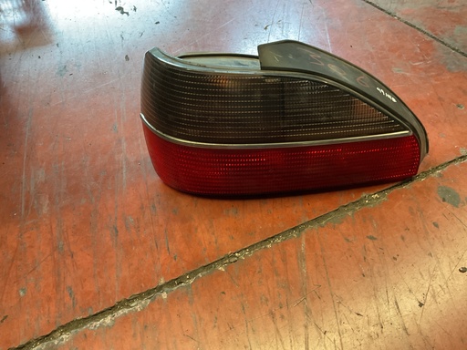 Piloto peugeot 306 derecho 02