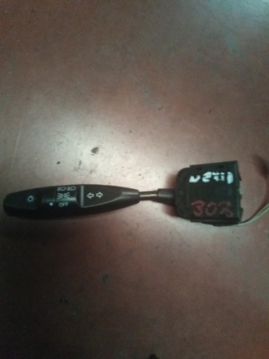 [SIN REFERENCIA] Mando de intermitentes daewoo nexia '96
