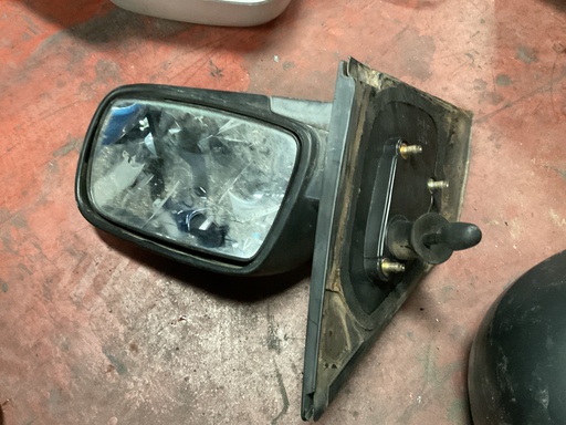 [010399] Retrovisor derecho toyota yaris ‘02