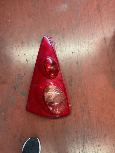 Piloto izquierdo peugeot 106 05