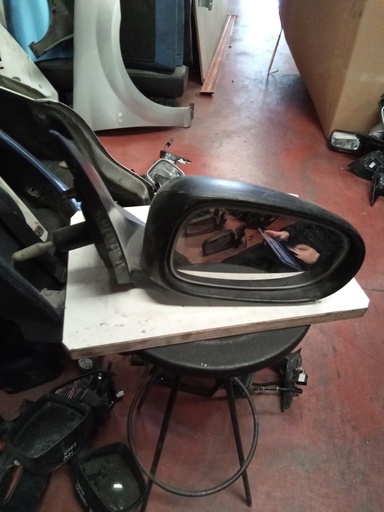 [015541] Retrovisor derecho manual nissan almera '05