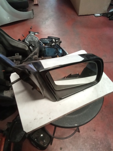 Retrovisor derecho manual opel vectra a '95