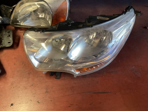 Faro izquierdo citroen c4 2010