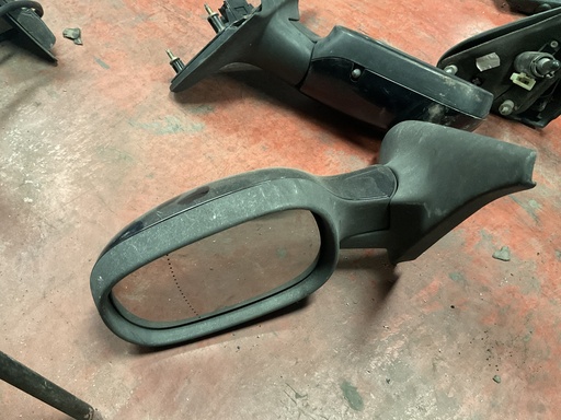 [018011] Retrovisor izquierdo renault megane ‘00