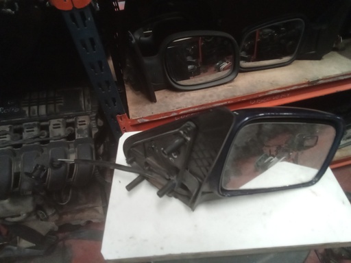 [0154093] Retrovisor derecho manual volkswagen polo '96