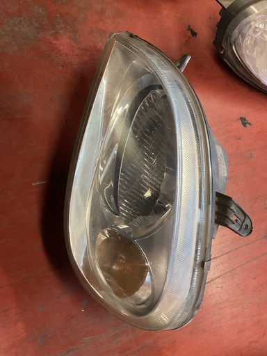 Faro izquierdo citroen saxo 1999