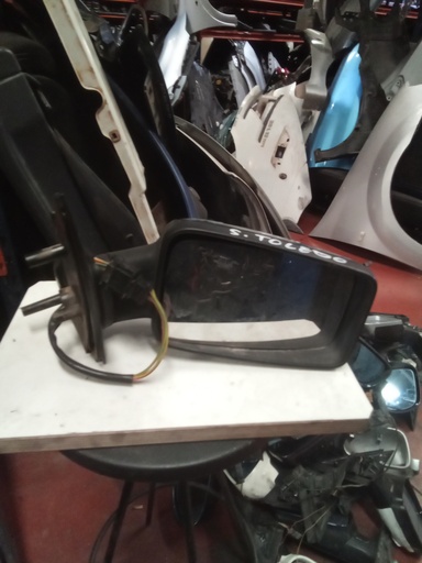 [1LO857508] Retrovisor derecho seat toledo '98
