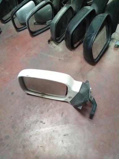 [Sin referencia] Retrovisor izquierdo ford scort '87