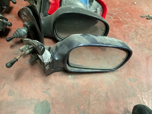 [014041] Retrovisor derecho manual daewoo nexia ‘96