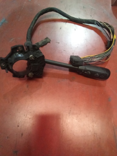 [SIN REFERENCIA] Mando de limpiaparabrisas mercedes w201 '83