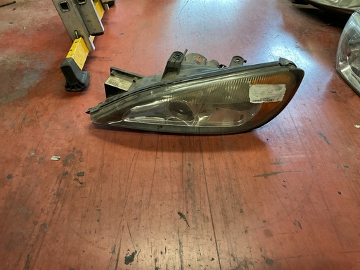 Faro izquierdo Nissan primera P11 1996