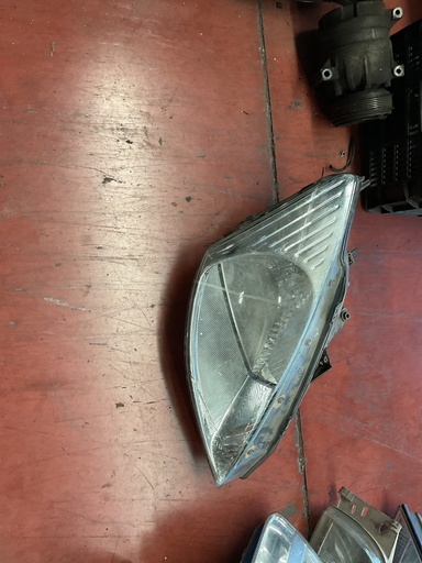 Faro derecho Ford Focus 2002